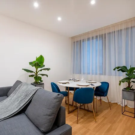 Luxury In Center *